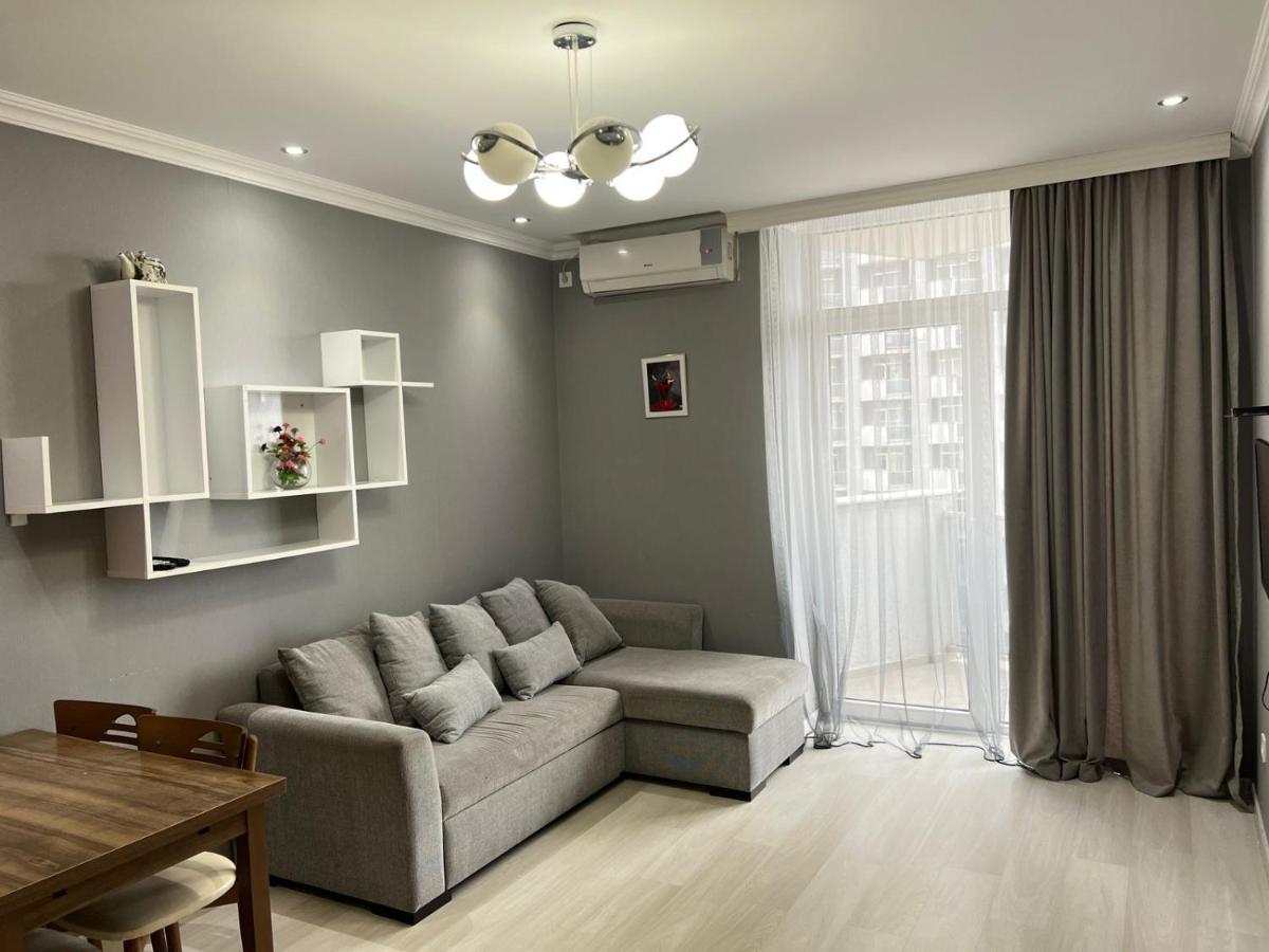 Holiday Lux Tower Batumi Exterior photo