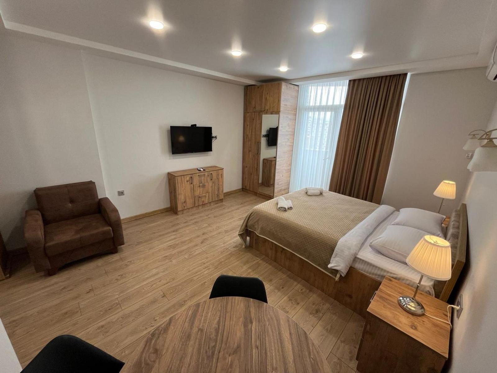 Holiday Lux Tower Batumi Exterior photo