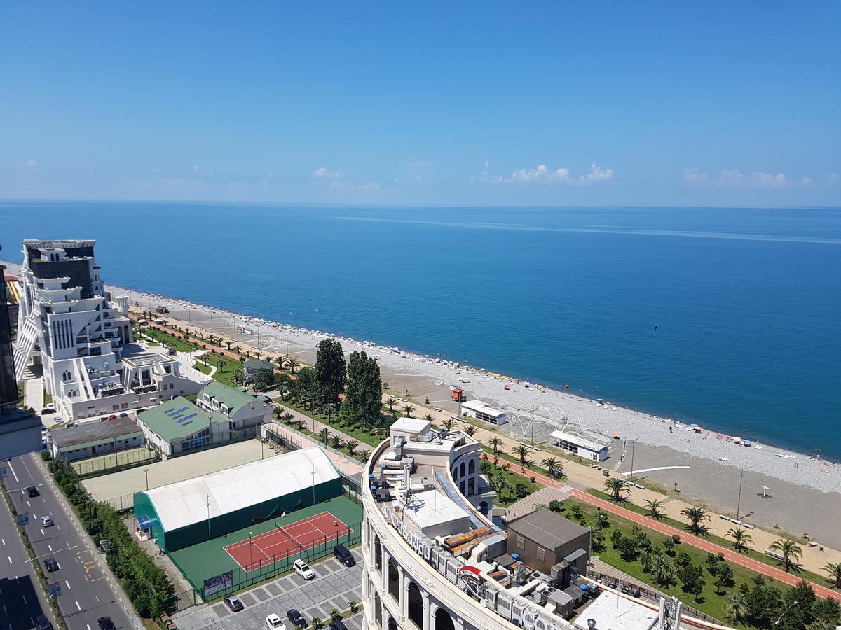Holiday Lux Tower Batumi Exterior photo